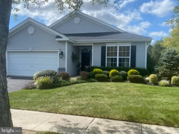 64 Minuteman Cir, Allentown, NJ 08501