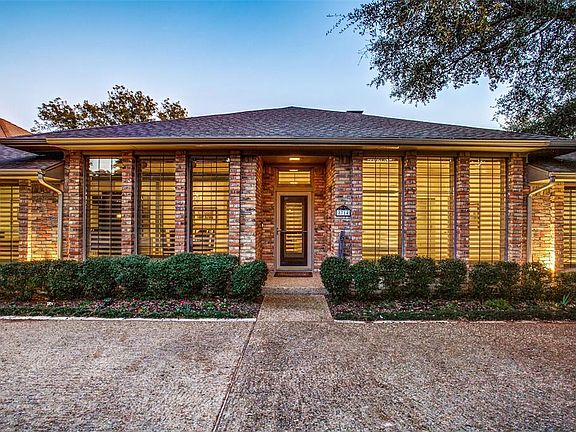 3rd image of 8714 Autumn Oaks Dr