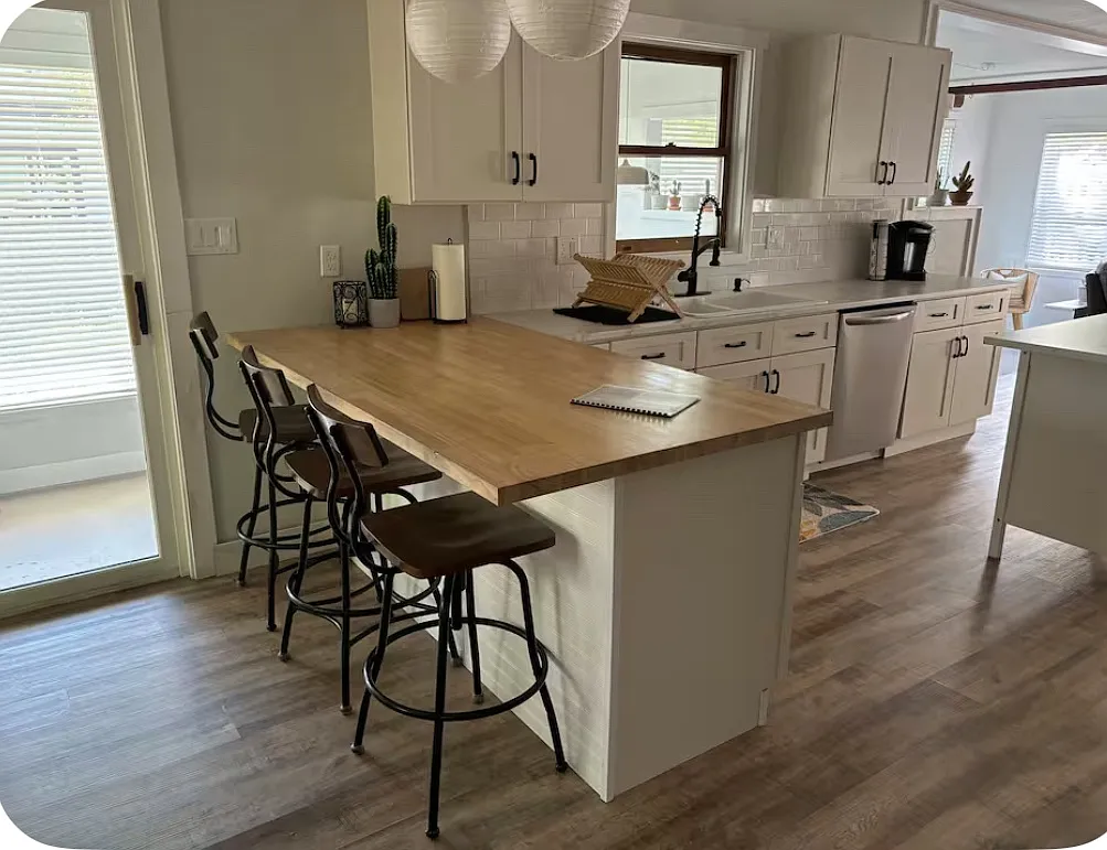 1545 Washington Ave — Photo 2