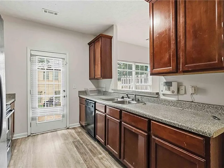 4401 Stone Gate Way — Photo 12
