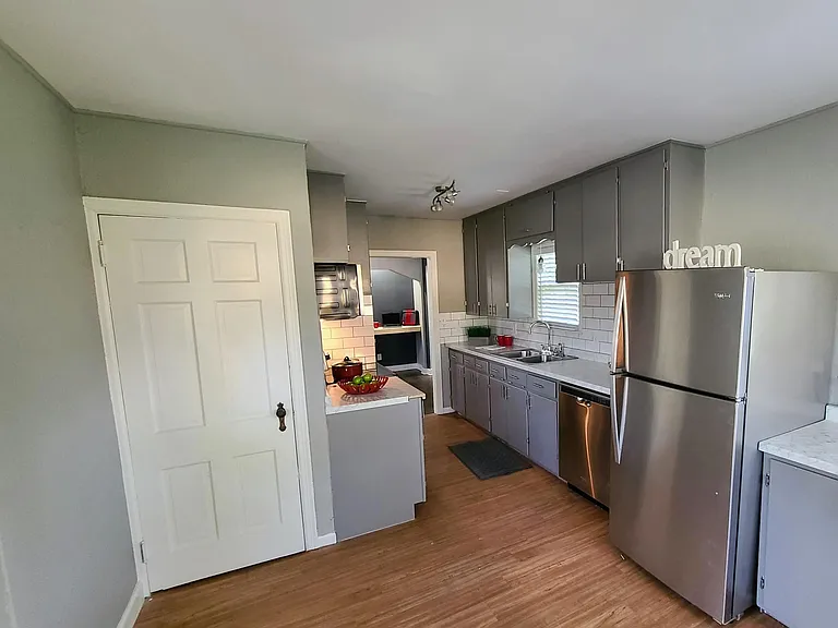 3234 W 43rd Ave — Photo 6