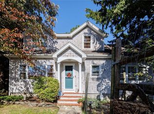 1075 Victoria Dr, Southold, NY 11971