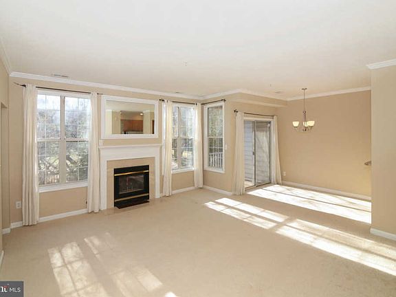 4th image of 2331 Henshaw Pl APT 102