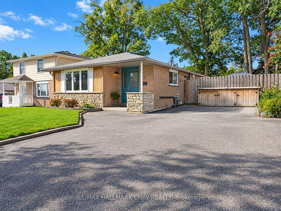 1st image of 11 Daphne Cres