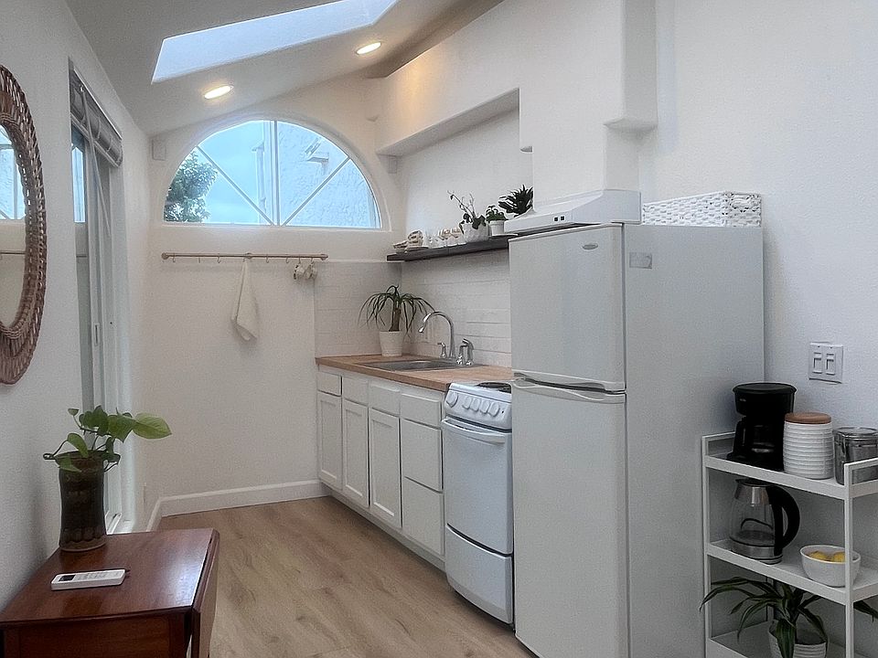 1st image of 3929 Stanford Dr #1
