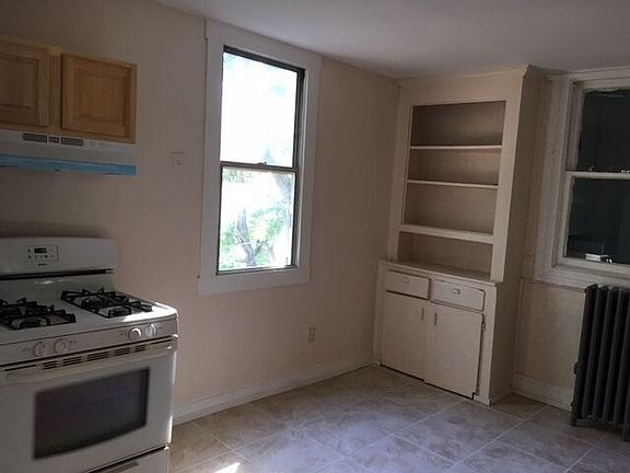 3rd image of 141 Sunset Ave #2
