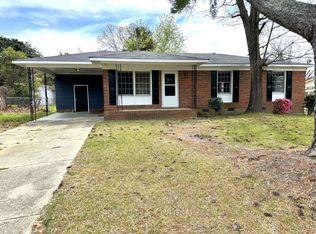 5622 Carson Dr, Fayetteville, NC 28303