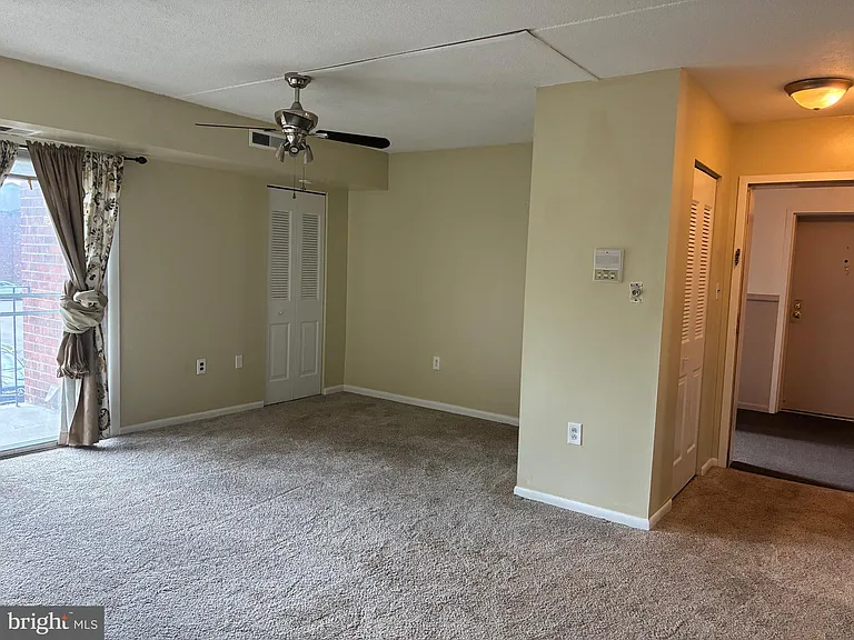 6 Fox Hall #6 — Photo 3