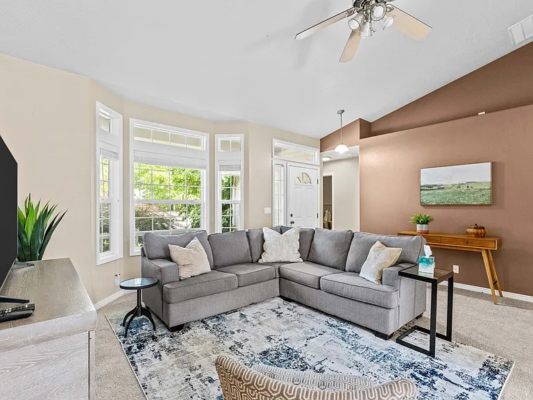 1847 W Whitestone Ct — Photo 4