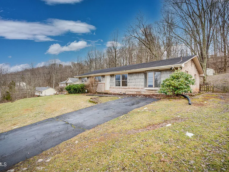 4637 Woodcliff Dr — Photo 21
