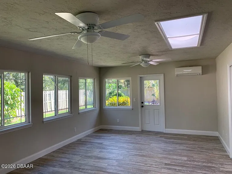 421 Pelican Bay Dr — Photo 18