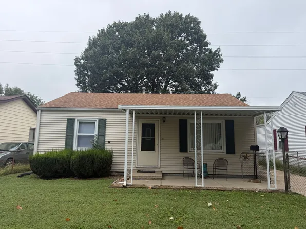 2613 Burton Dr, Springfield, IL 62703
