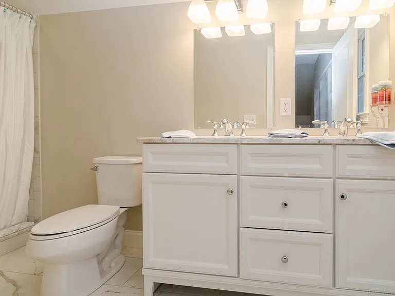 718 Main St #718 — Photo 23