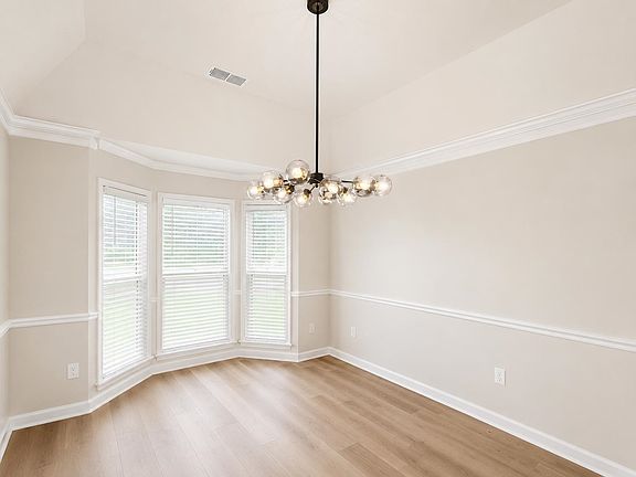 5th image of 748 Cairn Creek Dr