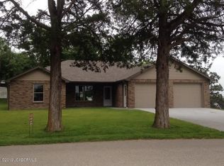 5235 Shamrock Rd, Jefferson City, MO 65101