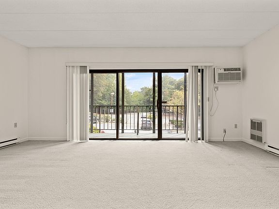 4th image of 235 Winthrop St APT 1111