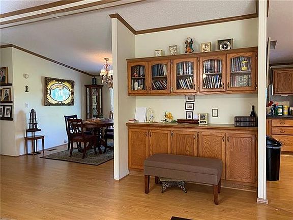 4th image of 33 Deerfield Dr