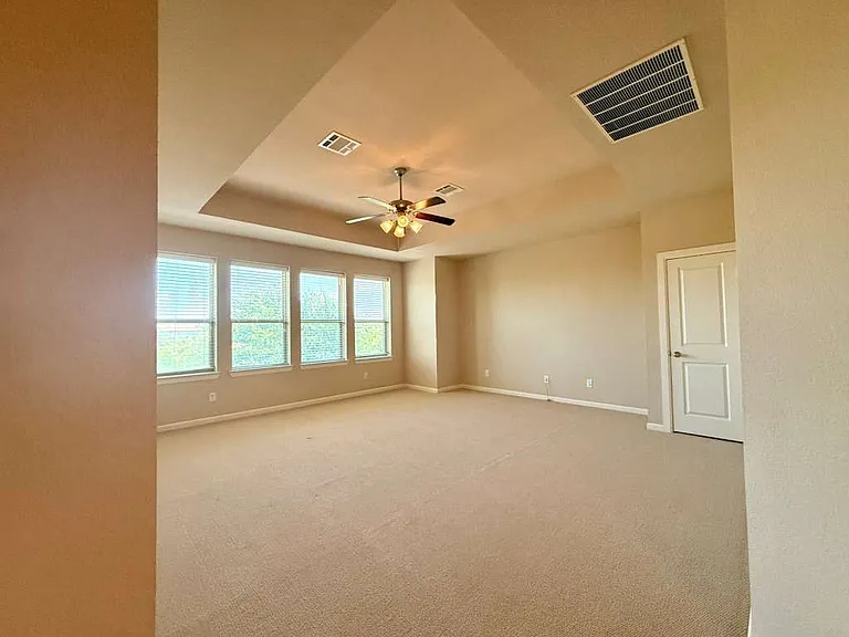 6704 Castillo St — Photo 33