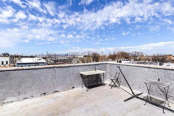 Rented by MySpaceNYC | media 22