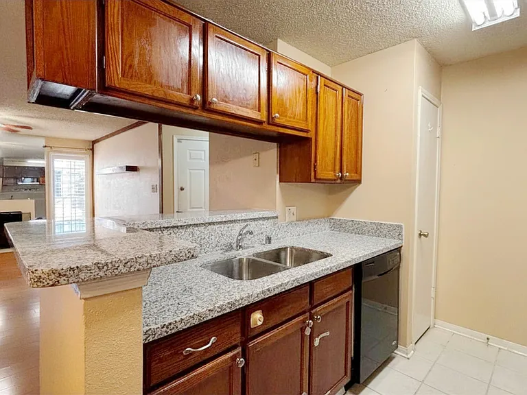 2121 Hepburn St #505 — Photo 4