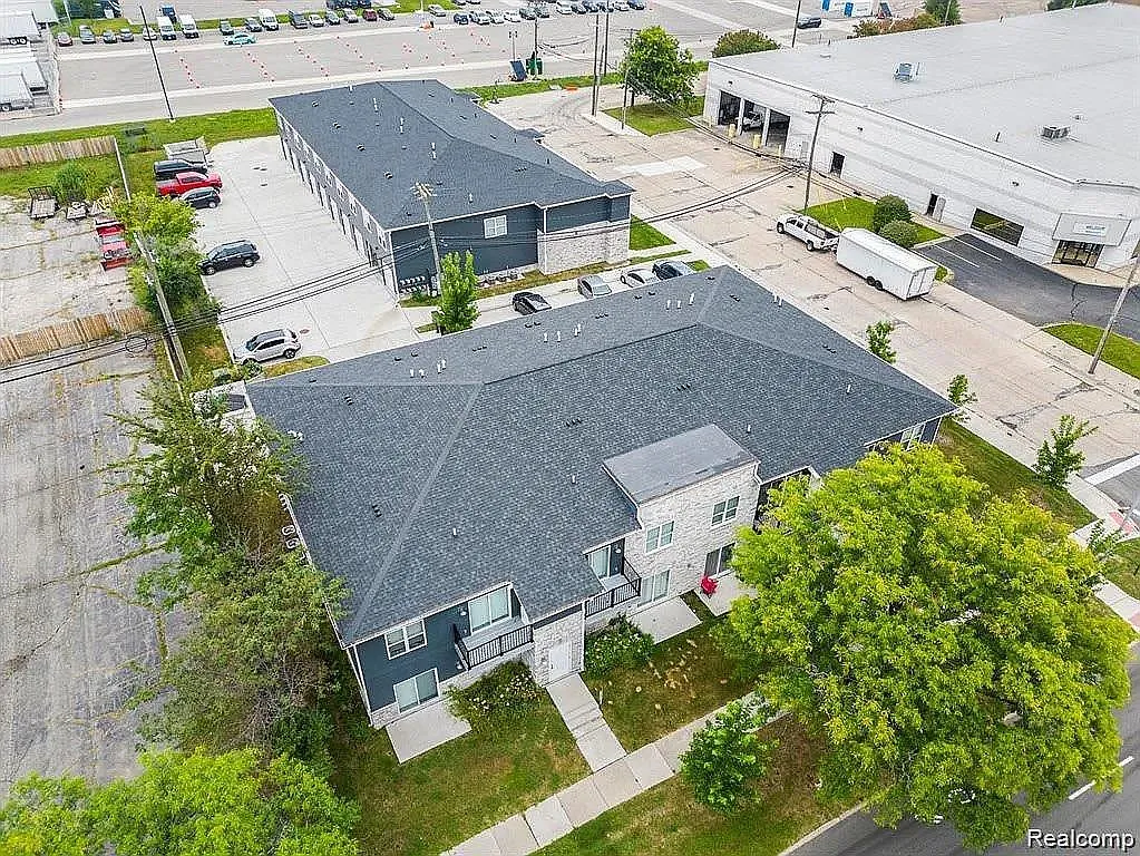1251 E Woodward Heights Blvd — Photo 3