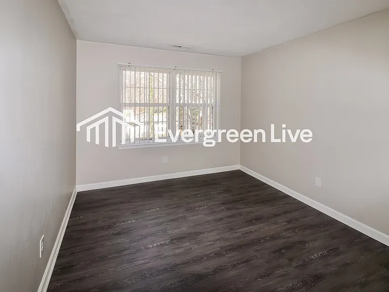 1204 Willow Creek Ct — Photo 12