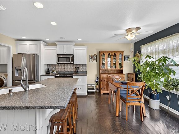 5th image of 717 Koreys Cir