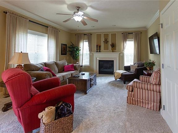 5th image of 2013 Meadow Lane Dr