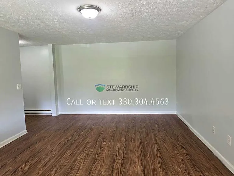 1111 N Elm St #R — Photo 7