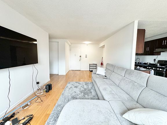 5th image of 47-50 59th St Unit 7D