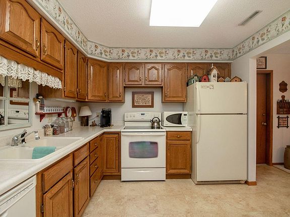 5th image of 1132 49th St Unit 1