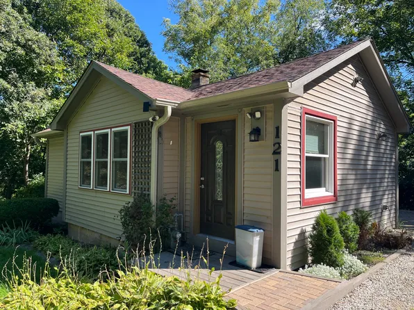 121 Woody Way, Cary, IL 60013