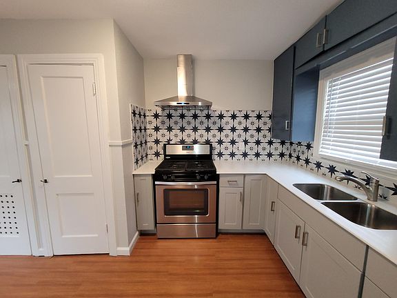 3rd image of 237 Senisa Dr #B