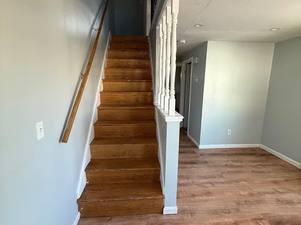 16 Lakewood St, Providence, RI 02911