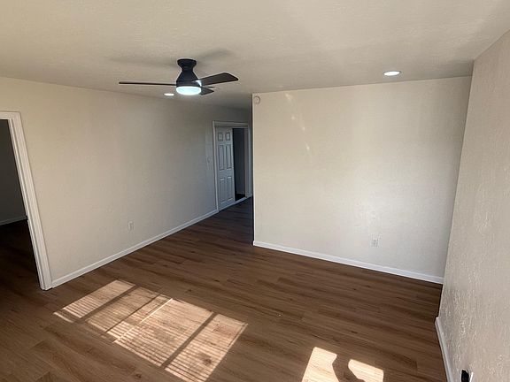 5th image of 732 SW 46th St