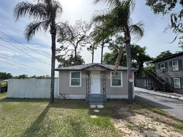 205D N Fern Dr, Leesburg, FL 34748