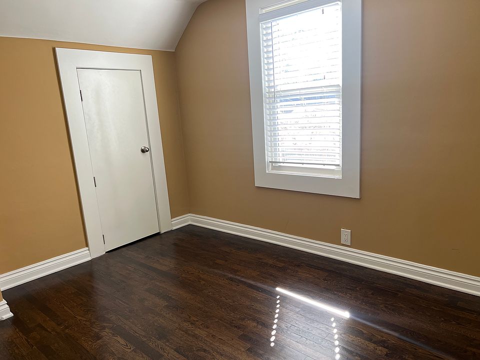 1st image of 111 N Alexander Ave