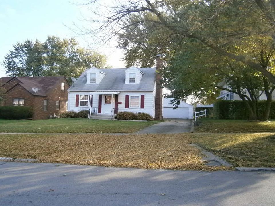 2nd image of 737 5th St