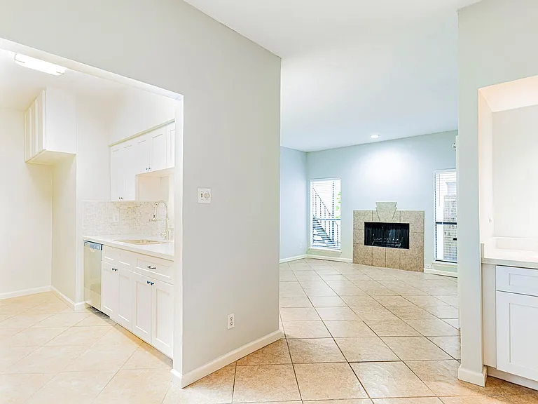 1818 Augusta Dr #27 — Photo 9