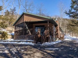 E594 Mundsack Rd, Genoa, WI 54632