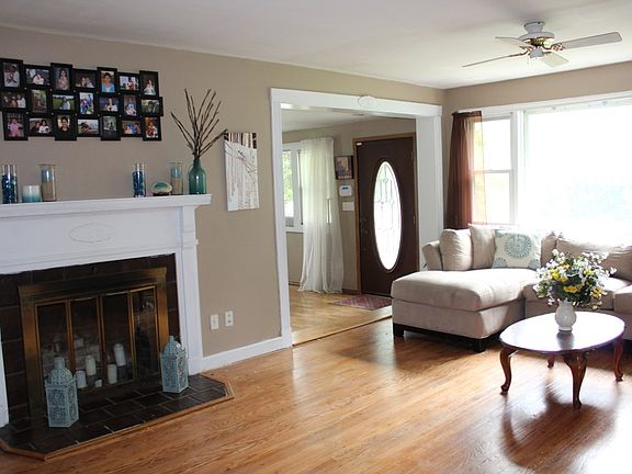 3rd image of 141 Woodland Ave