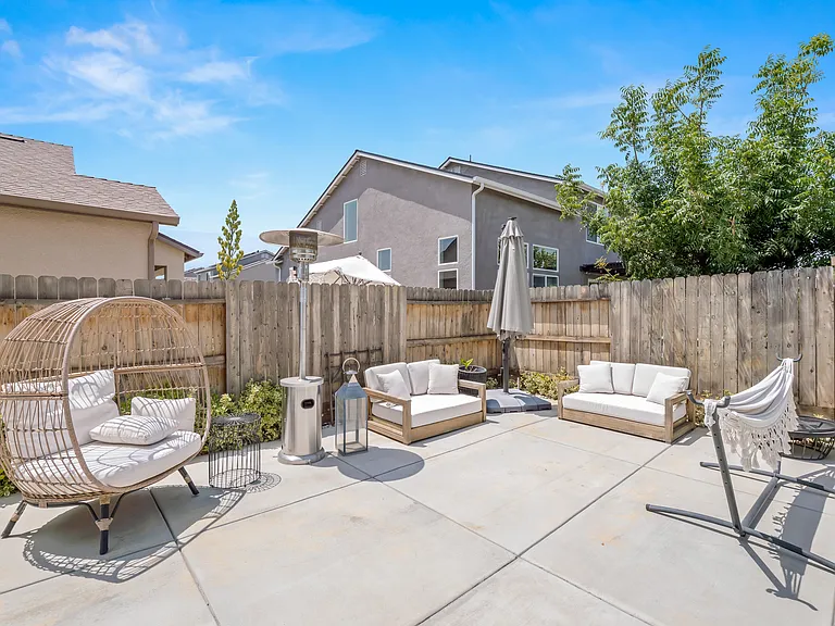 Celeste Ave — Photo 43