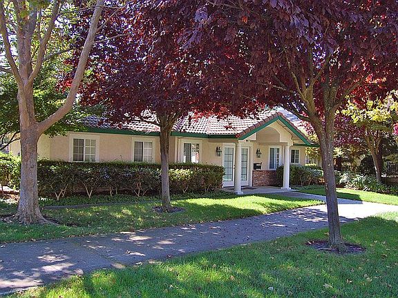 5th image of 3359 Green Meadow Dr