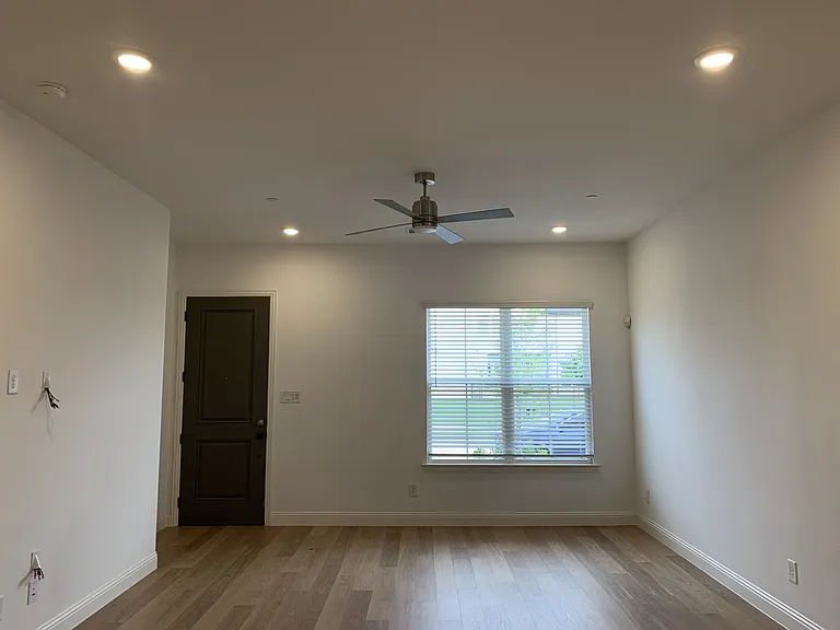 1009 Rockrose Dr — Photo 4