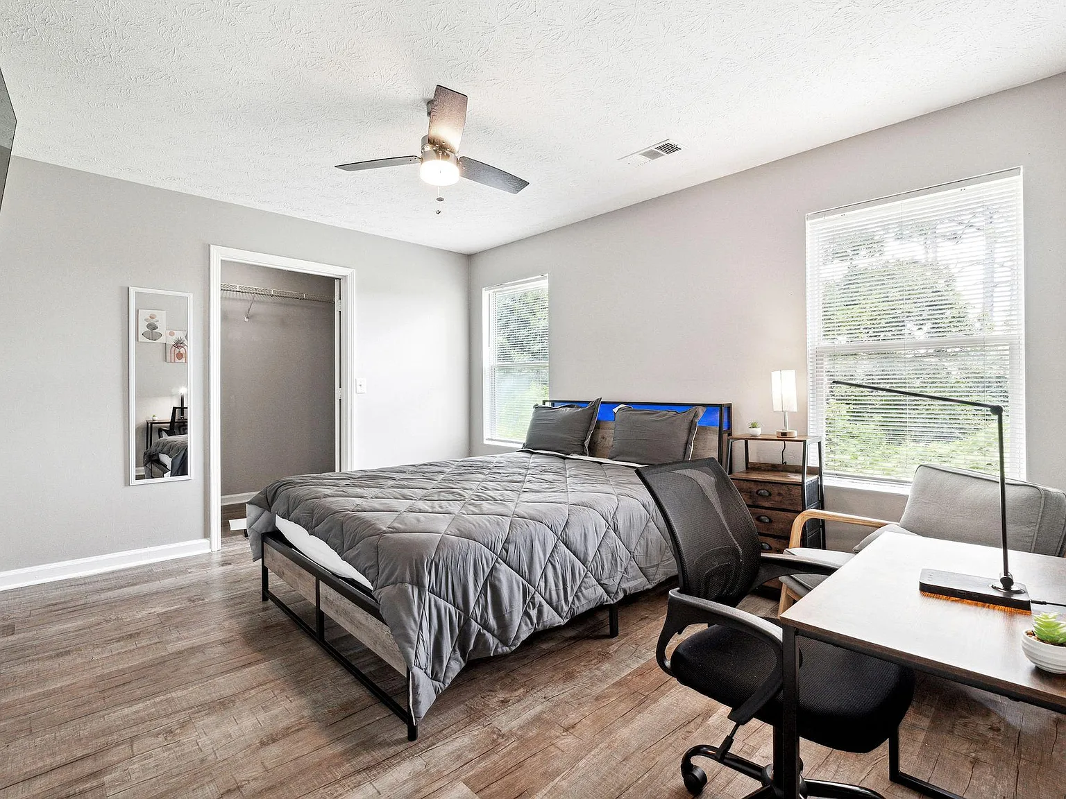1 bed, 1050 sqft, $804 — Photo 3