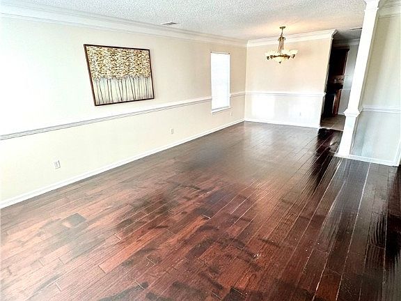 3rd image of 279 Longleaf Circle