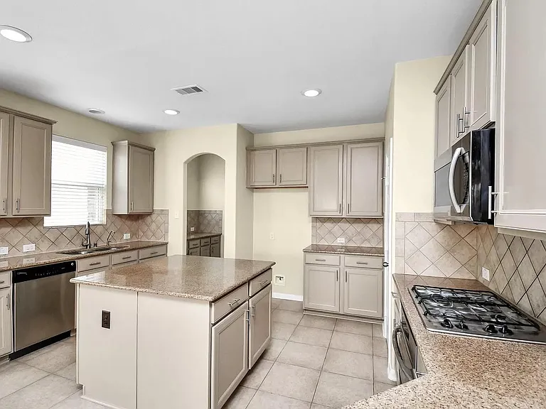 6315 Bain Dr — Photo 22