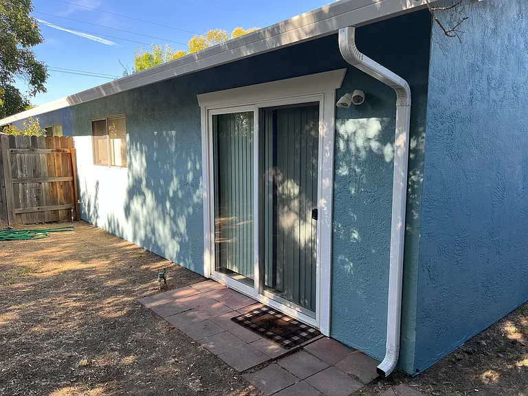 1809 Monarch Ln — Photo 4