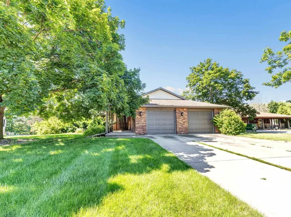 1231 Gerhardt Ln, Green Bay, WI 54313