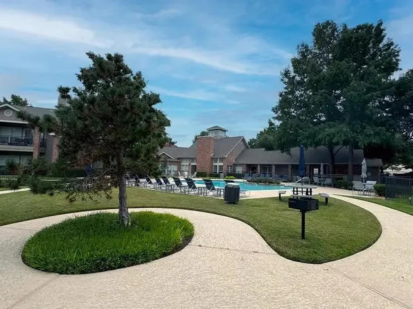 Indian Creek Apartments